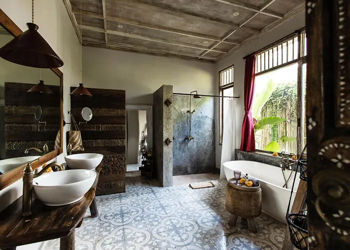 Peaceful Jungle Pool In Sayan Villa